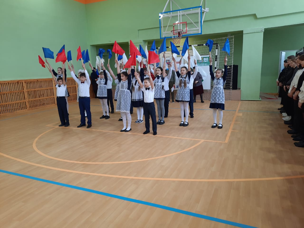 Школьники Лебяжьевского округа участвуют в месячнике обронно – массовой и спортивной работы