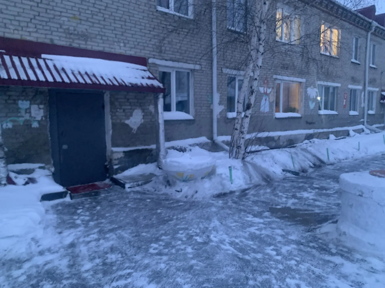 2 января 2026 года в Лебяжьевском муниципальном округе прошла проверка объектов ЖКХ с участием начальника управления жилищно-коммунального хозяйства Департамента строительства, госэкспертизы и ЖКХ Курганской области А.Н. Благининым..